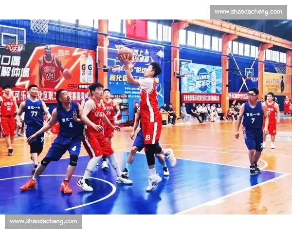 篮球赛事实时更新：激烈对决精彩纷呈 赛场局势瞬息万变持续关注最新进展